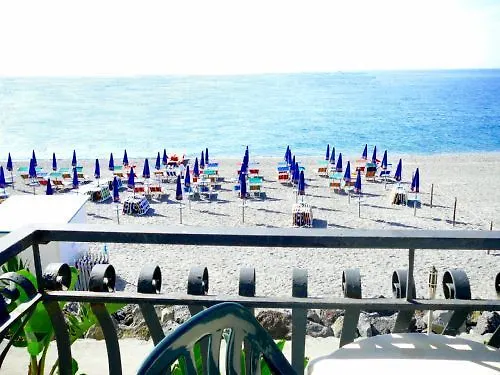 Baia Degli Dei Apartment Giardini Naxos Italy